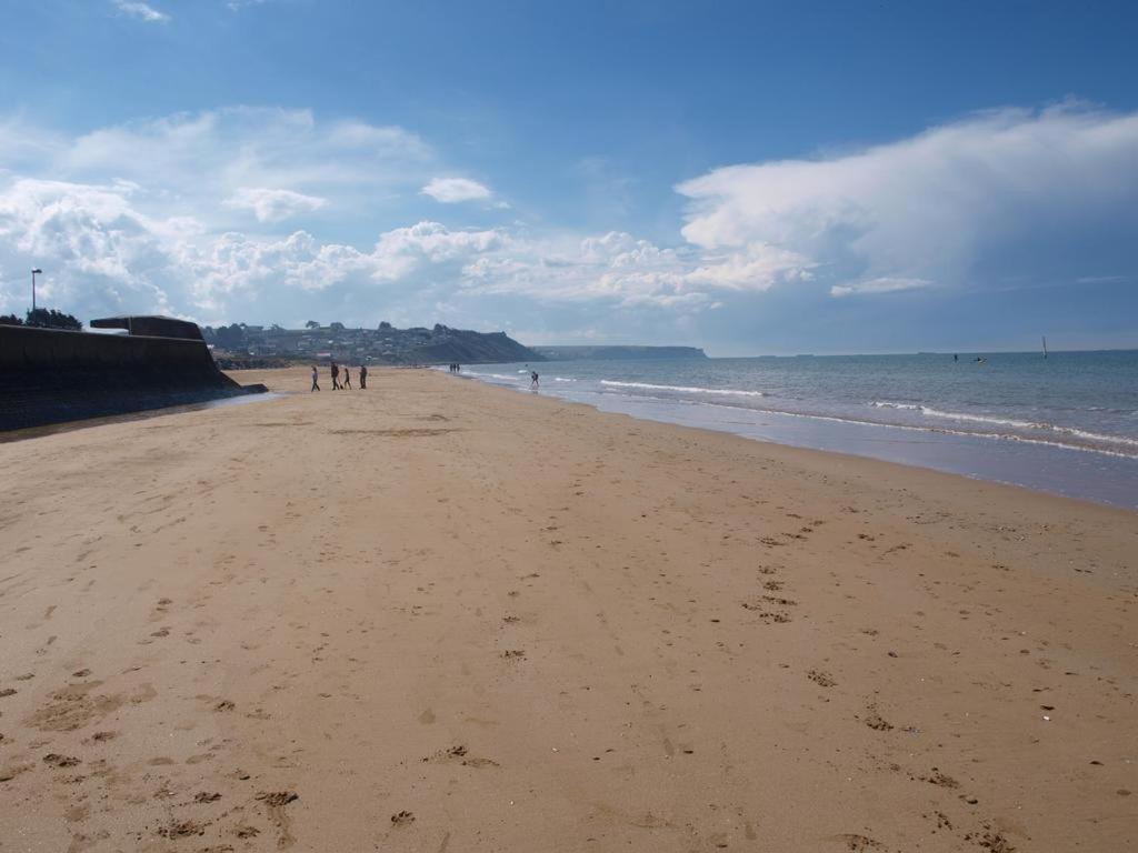 Appartement F1 Mansarde A 100M De La Plage, Proche De Arromanches Et Des Plages Du Debarquement Saint-Côme-de-Fresné Buitenkant foto